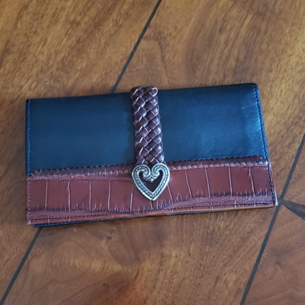 BRIGHTON Vintage Heart Folio Leather Wallet